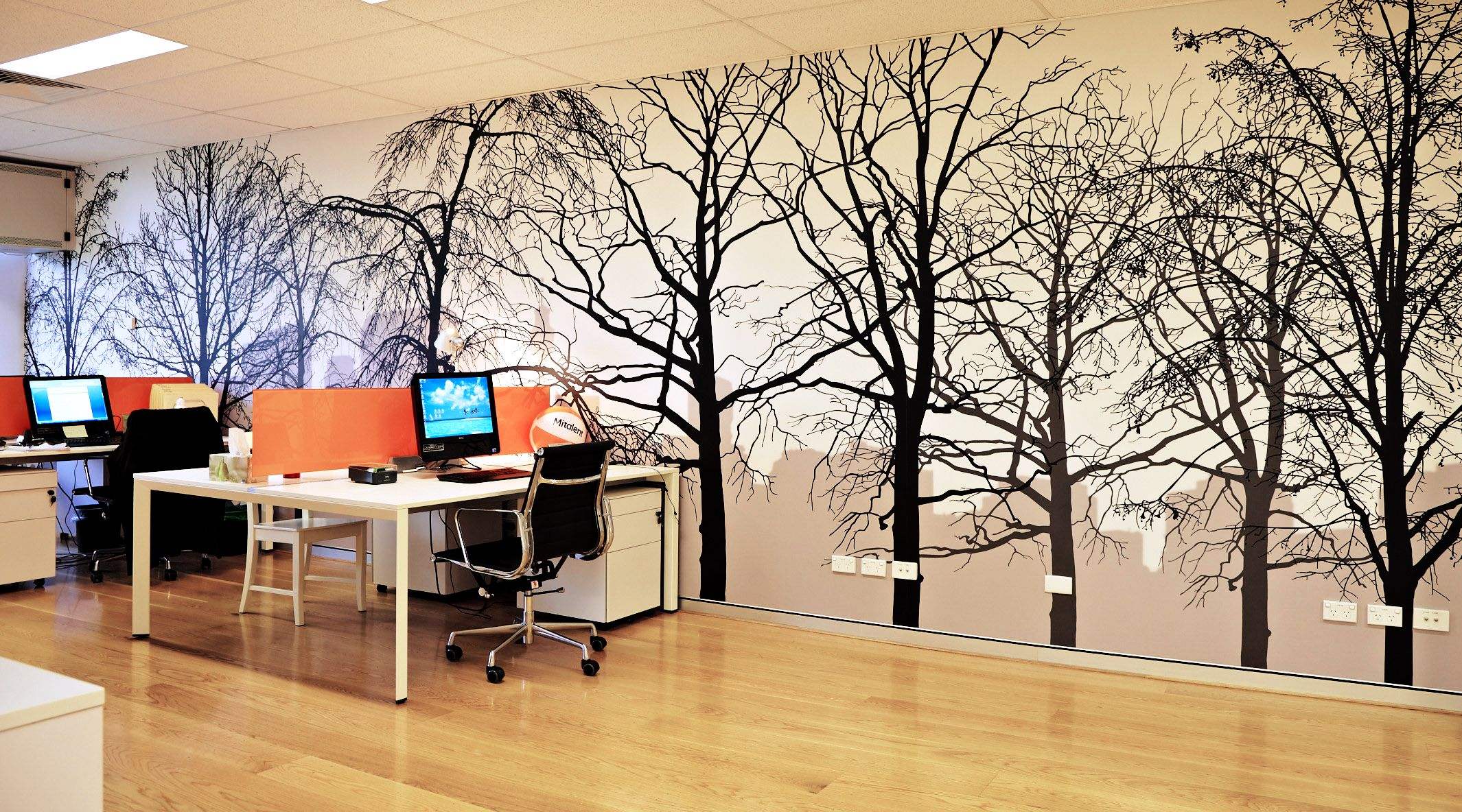 高檔辦公室裝修設(shè)計墻面